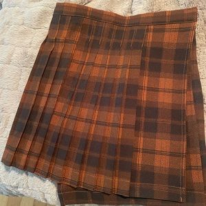 Urban Outfitters Pleated Mini Skirt Brown Black.